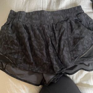 Lululemon hotty hot 2.5 length
